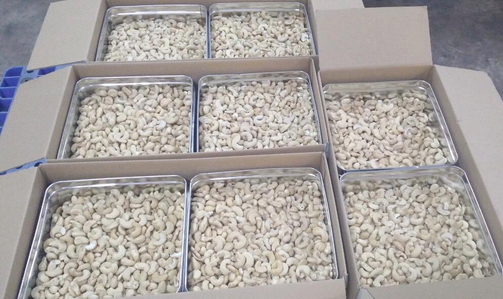 Colour sorting and grading in cashew processing